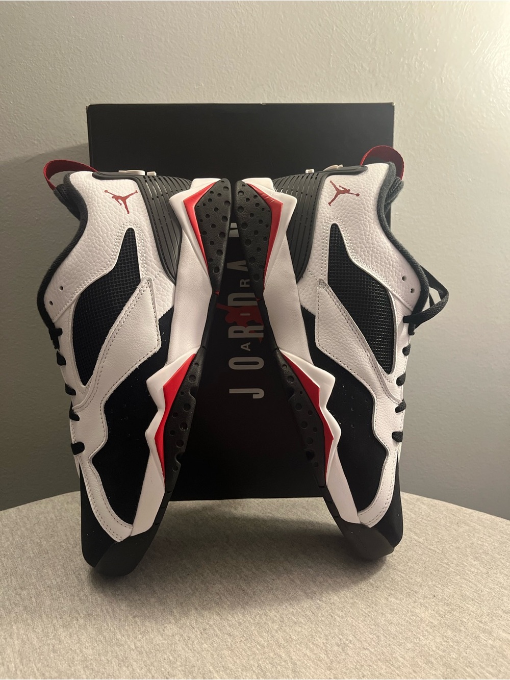 Nike Air Jordan MVP 92 White Black Gym Red Sneakers Men's Size 10 HQ3950-103 - Picture 7 of 12